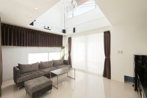 社長邸　リビング・吹き抜け