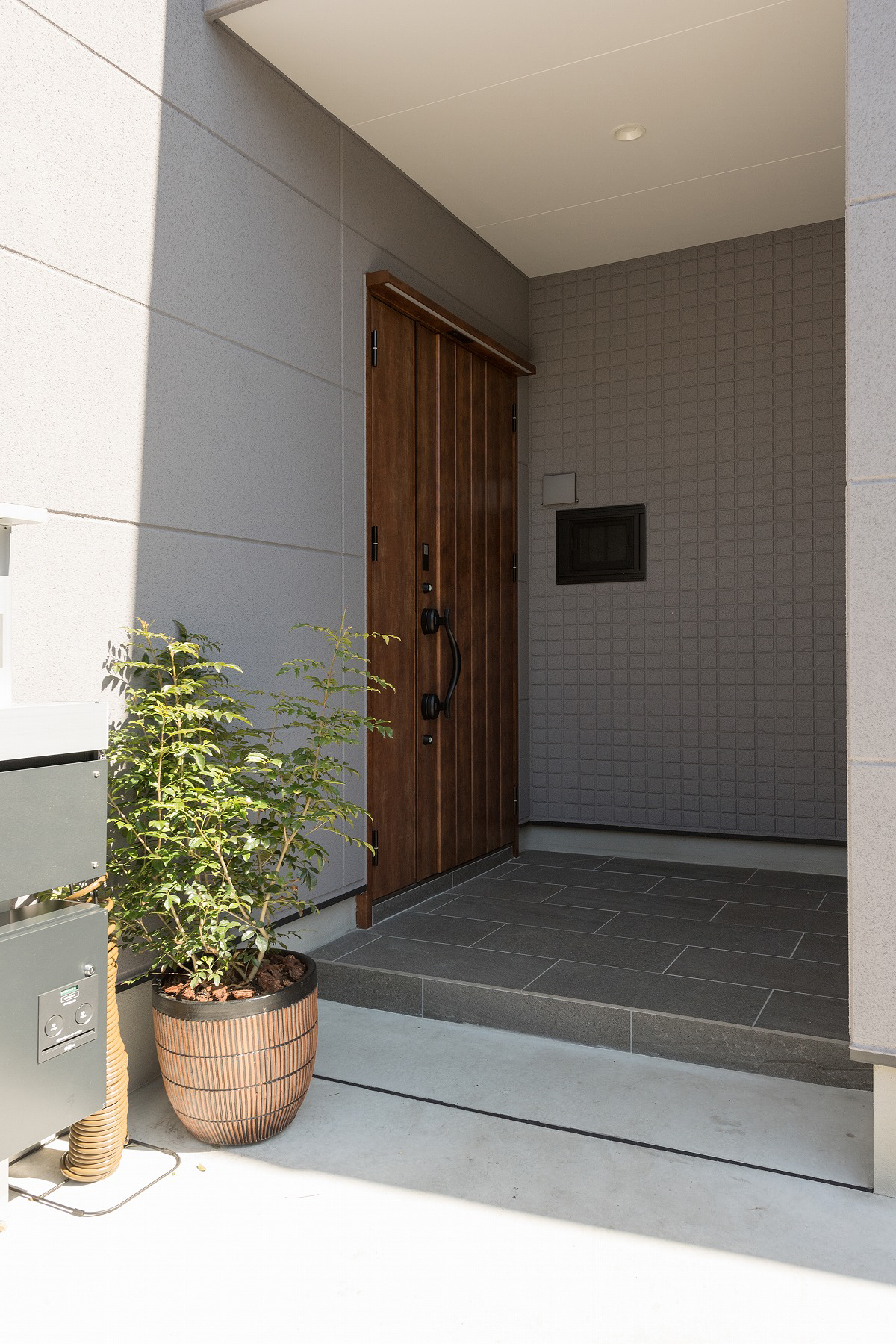 大人のBLACK&GRAYな家