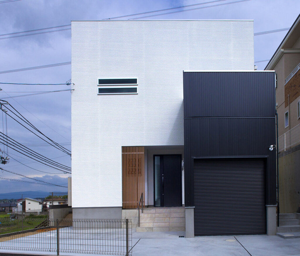 陽が射し込むハコの家