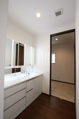 ひろびろ清潔感あふれる洗面所